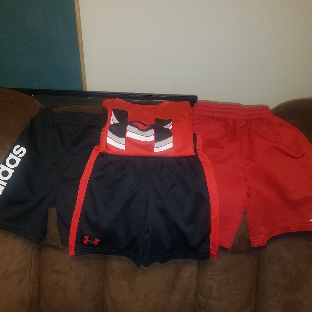 3 shorts and 1 t-shirt. Size5T.